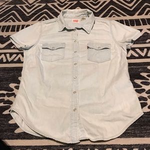 Levi’s short sleeve button-up denim top